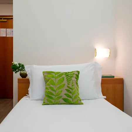 Hotel Embassy Pero