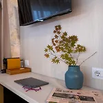 Hotel Embassy Pero