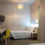 Embassy Hotel 3*