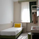 Hotel Embassy Pero