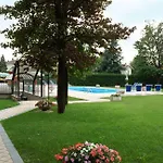 Hotel Embassy