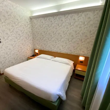 Hotel Embassy 3*