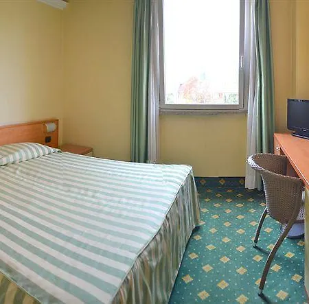 Hotel Embassy 3*