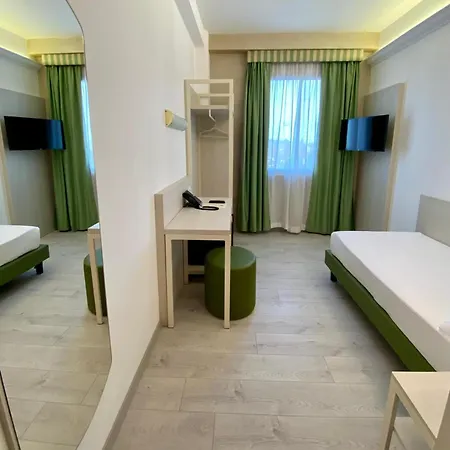 Hotel Embassy Pero