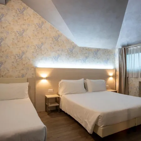 Embassy Hotel Pero