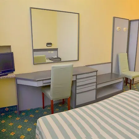 Hotel Embassy 3*
