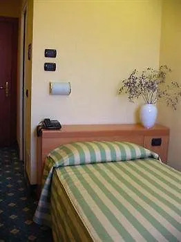 Hotel Embassy Pero