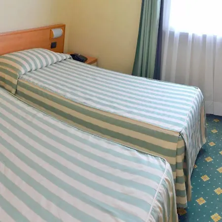 Hotel Embassy 3*