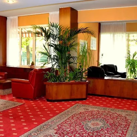 Embassy 3*