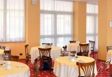 Hotel Embassy