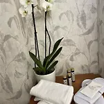 Hotel Embassy Pero