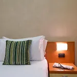 Hotel Embassy Pero