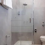 Embassy 3* Pero