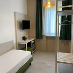 Embassy Hotel Pero