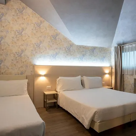 Hotel Embassy 3*
