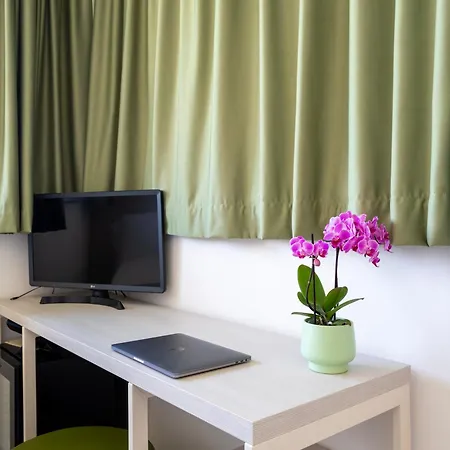 Hotel Embassy Pero