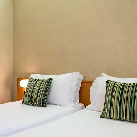 Hotel Embassy 3*