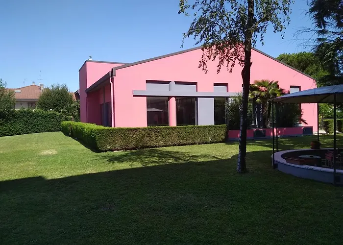 Embassy 3* Pero