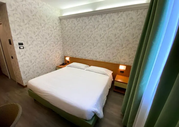 Szálloda Embassy 3*
