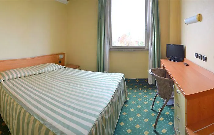 Szálloda Embassy 3*