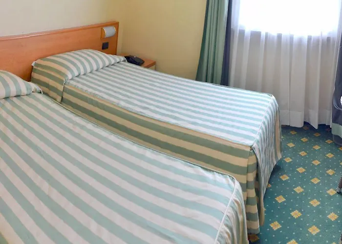 Szálloda Embassy 3*
